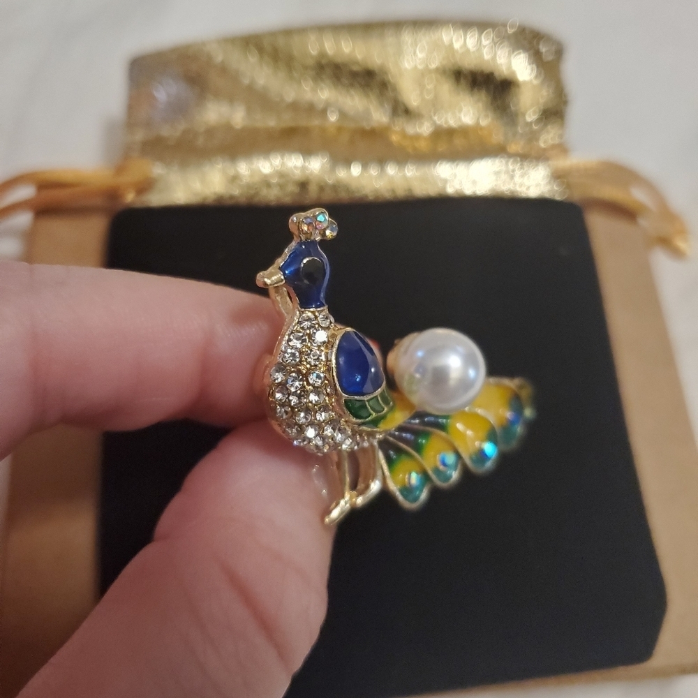 New Beautiful Enamel & Crystal Peacock Brooch - Picture 5 of 9
